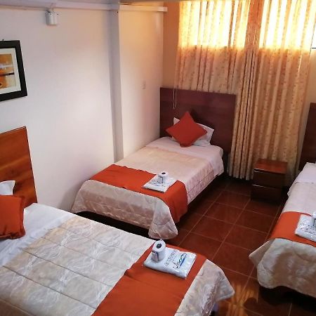 Victtorios Hotel Satipo Exteriör bild