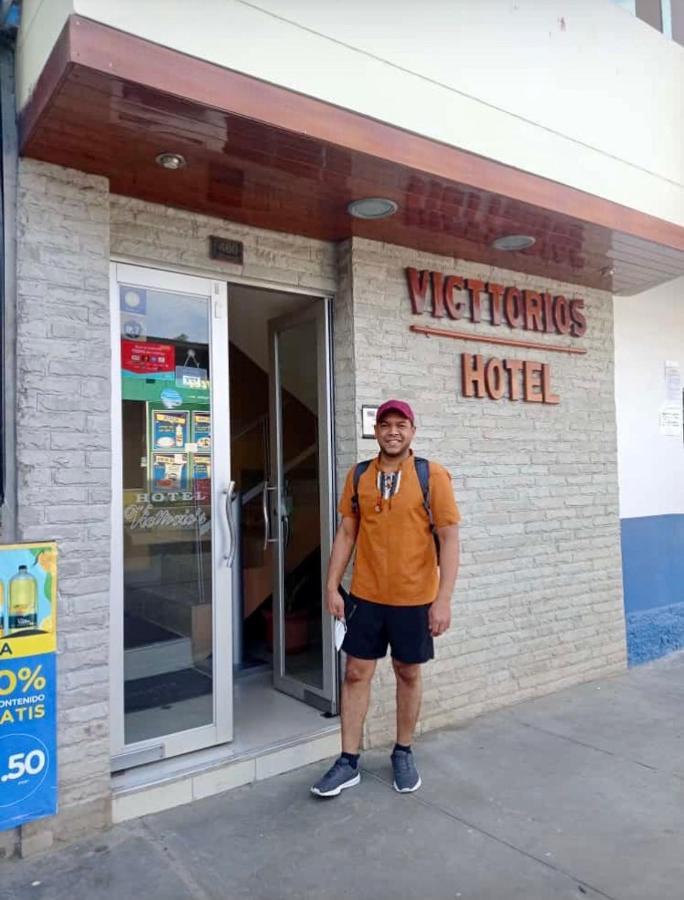 Victtorios Hotel Satipo Exteriör bild