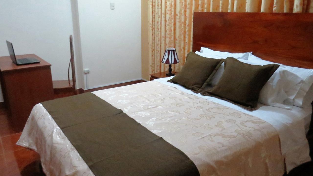 Victtorios Hotel Satipo Exteriör bild