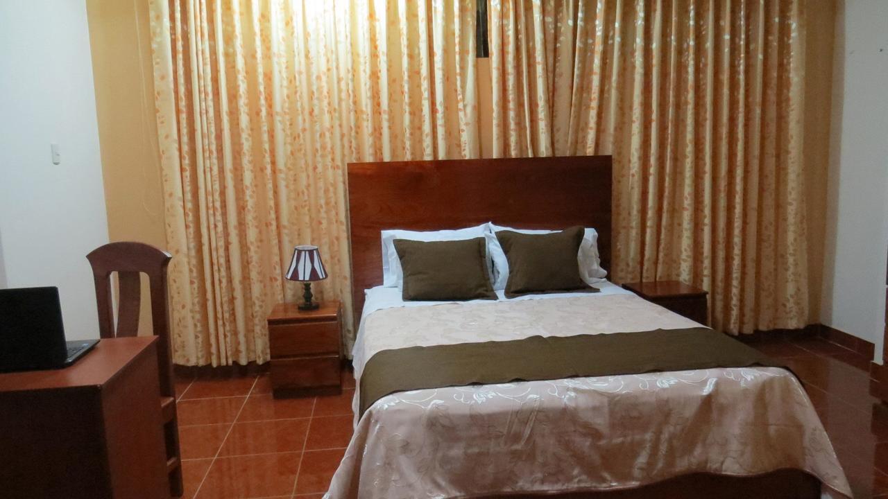 Victtorios Hotel Satipo Exteriör bild