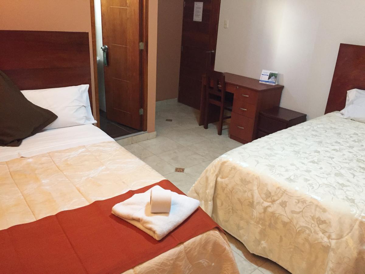 Victtorios Hotel Satipo Exteriör bild