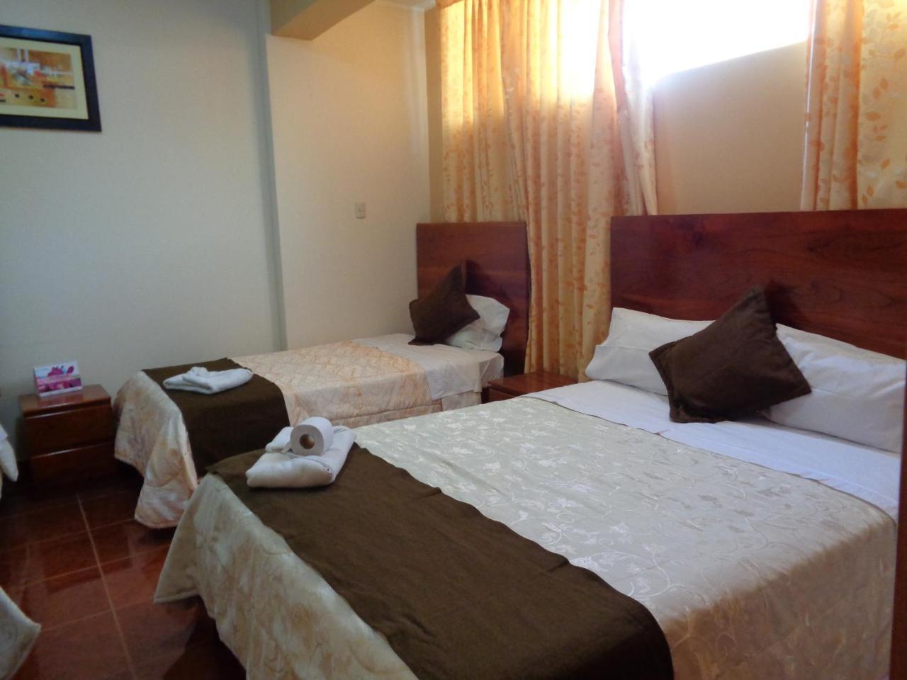 Victtorios Hotel Satipo Exteriör bild